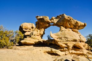 Horizon-Arch-Kissing-Dragon-Arch-Grand-Staircase-Escalante-National-Monument-Escalante-Utah-5-300x199 Horizon Arch - Kissing Dragon Arch