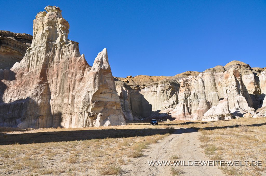 White-Rocks-Hoodoos-Grand-Staircase-Escalante-National-Monument-Utah-11-680x1024 White Rocks