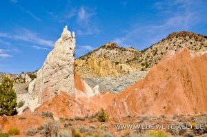 Candyland-Cottonwood-Canyon-Road-Grand-Staircase-Escalante-National-Monument-Utah-5-300x199 Candyland