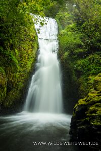 Bridal-Veil-Falls-Columbia-River-Gorge-Oregon-2-200x300 Bridal Veil Falls