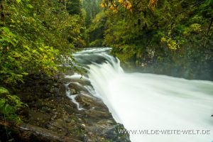 Lower-Punchbowl-Falls-Eagle-Creek-Columbia-River-Gorge-Oregon-2-300x200 Lower Punchbowl Falls