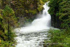 Skoonichuk-Falls-Eagle-Creek-Columbia-River-Gorge-Oregon-300x200 Skoonichuk Falls