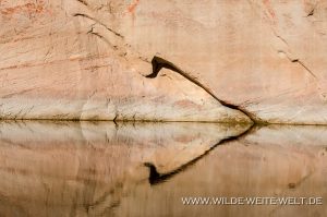 Arrow-Reflection-Davis-Gulch-Glen-Canyon-National-Recreation-Area-Utah-300x199 Arrow Reflection