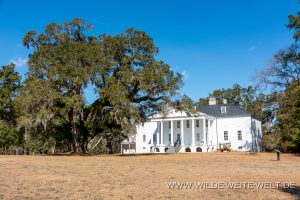 Mansion-Hampton-Plantation-Francis-Marion-National-Forest-South-Carolina-2-1-300x200 Mansion