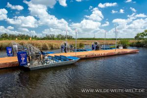 Airboats-Tamiami-Trail-Big-Cypress-National-Preserve-Florida-300x200 Airboats