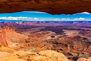 Mesa-Arch-Island-in-the-Sky-Canyonlands-National-Park-Utah-12-300x200 Mesa Arch