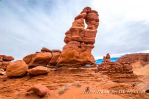 The-Needle-Adeii-Eechi-Cliffs-Navajo-Indian-Reservation-Arizona-300x200 The Needle
