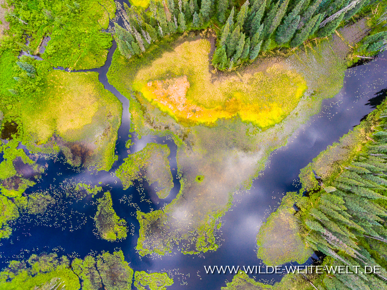 Boya-Lake-Boya-Lake-Provincial-Park-Cassiar-Highway-British-Columbia-38 Lakes & Landscapes (Aerial Views) entlang Cassier Highway: Boya Lake, Cook Lake, Good Hope Lake, Mud Lake, Edontenajon Lake etc. [British Columbia]