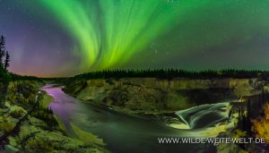 11-Hay-River-Gorge-with-Aurora-Borealis-Twin-Falls-Gorge-Territorial-Park-Mackenzie-Highway-Northwest-Territories-2-300x171 Hay River Gorge with Aurora Borealis