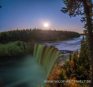 Alexandra-Falls-with-full-moon-Twin-Falls-Gorge-Territorial-Park-Mackenzie-Highway-Northwest-Territories-2-300x280 Alexandra Falls with full moon