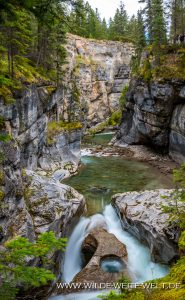 Maligne-Canyon-Maligne-Lake-Road-Jasper-National-Park-Alberta-13-185x300 Maligne Canyon